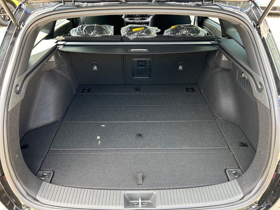 Fahrzeugabbildung Hyundai i30 FL KOMBI MY25 1.0T 6MT ADVANTAGE