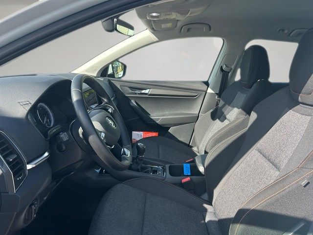 Fahrzeugabbildung SKODA Karoq 2.0TDI Clever LED+TEMPOMAT+AHK+NAVI+++