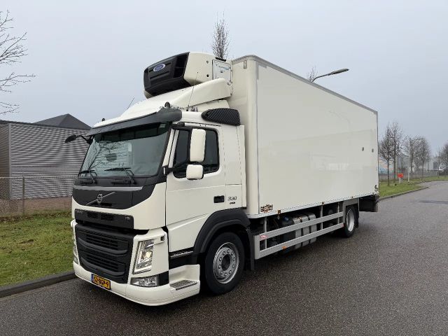 Volvo FM 330 chereau 2015 + carrier 850