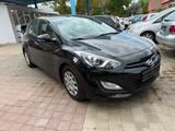 Hyundai i30 1.4 KLIMA SITZHEIZUNG LENKRAD HEIZUNG 6 GANG - Hyundai i30 Gebrauchtwagen in Braunschweig