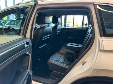 MYAUTOCENTER – Gebraucht- und Jahreswagen mit Werkstattservice in Pfaffenhofen Volkswagen Tiguan *Highline*4Motion*Leder*AHK*LED*