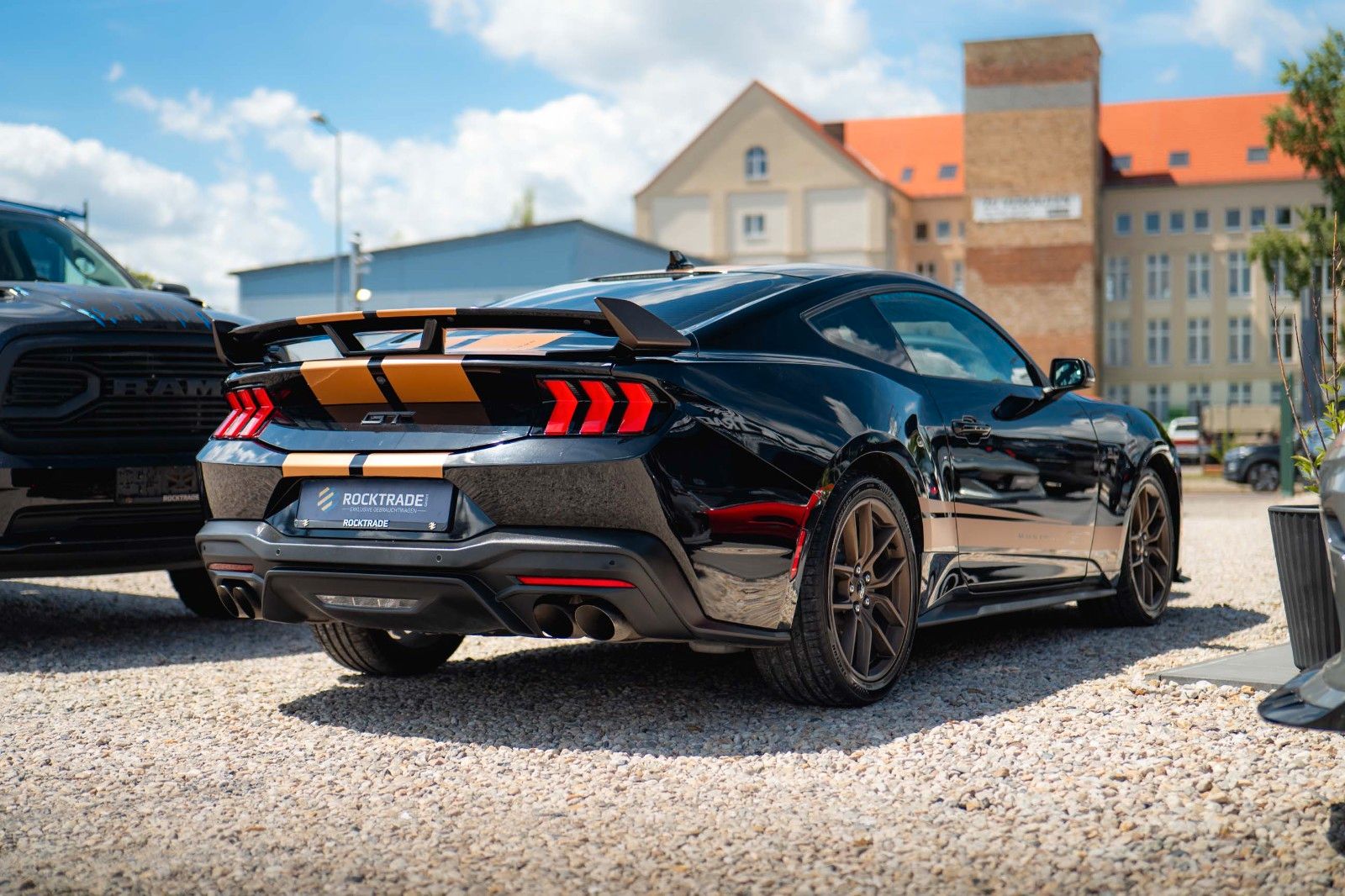 Fahrzeugabbildung Ford Mustang Fastback 5.0 Ti-VCT V8 Dark Horse 6-Gang