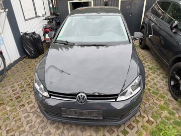 Volkswagen Golf - 2