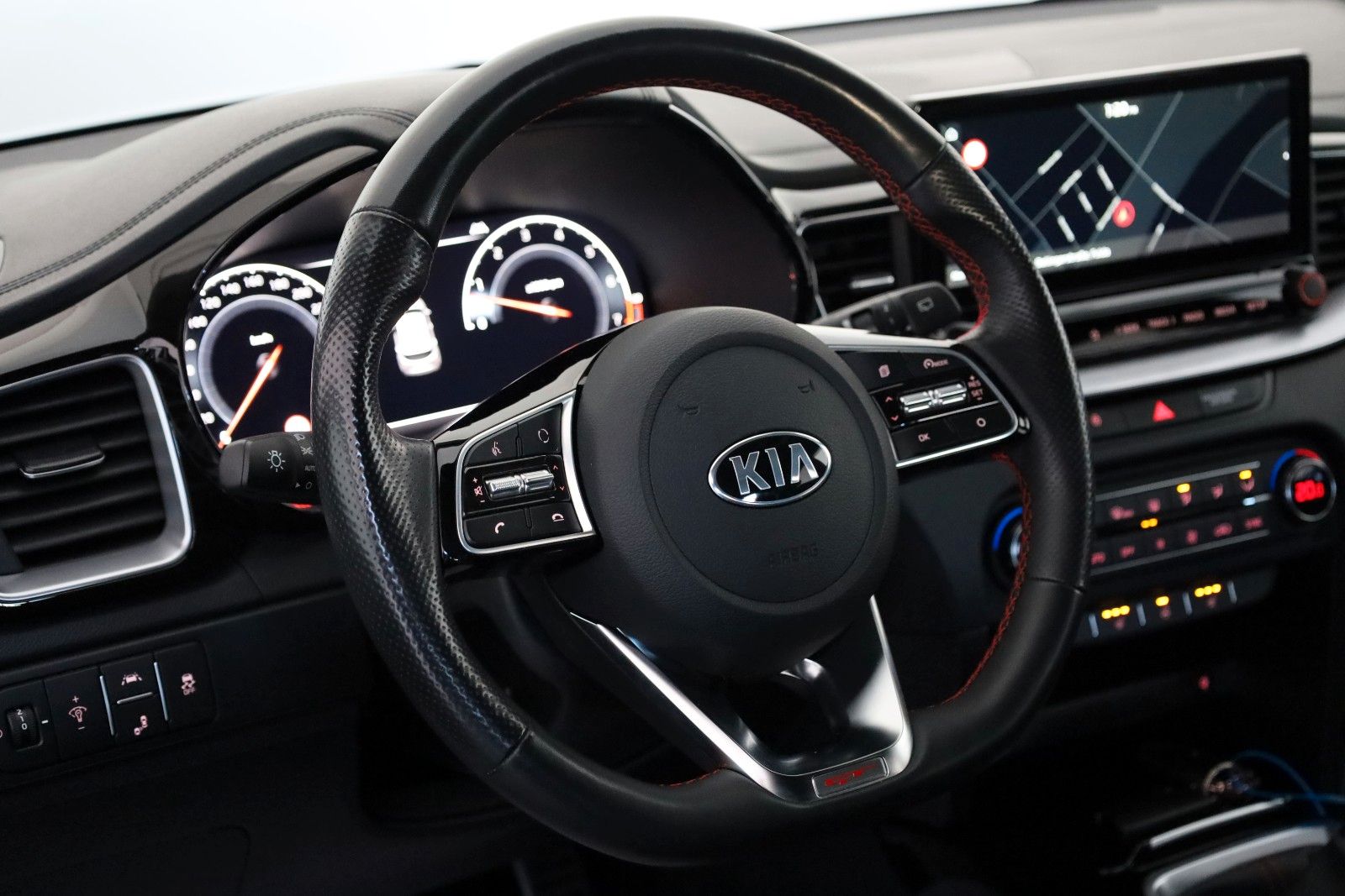 Fahrzeugabbildung Kia cee'd / Ceed GT, T.Leder,Navi,LED,SH,JBL +WR