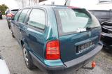 Skoda Octavia Combi 1.8 20V SLX KLIMA/ SD/ AHK/ SITZHZ - Skoda Octavia: Slx