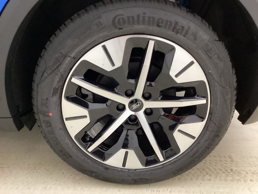 Fahrzeugabbildung Ford Explorer RWD LED PANORAMADACH Tempomat Kamera