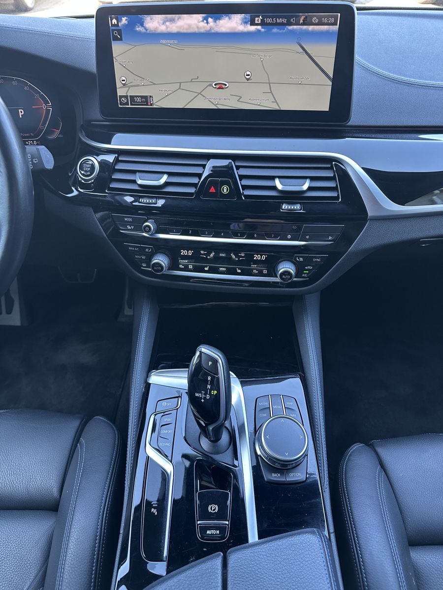 Fahrzeugabbildung BMW 530i Touring xD M-Sport Pro NAV+LASER+AHK+HEADUP