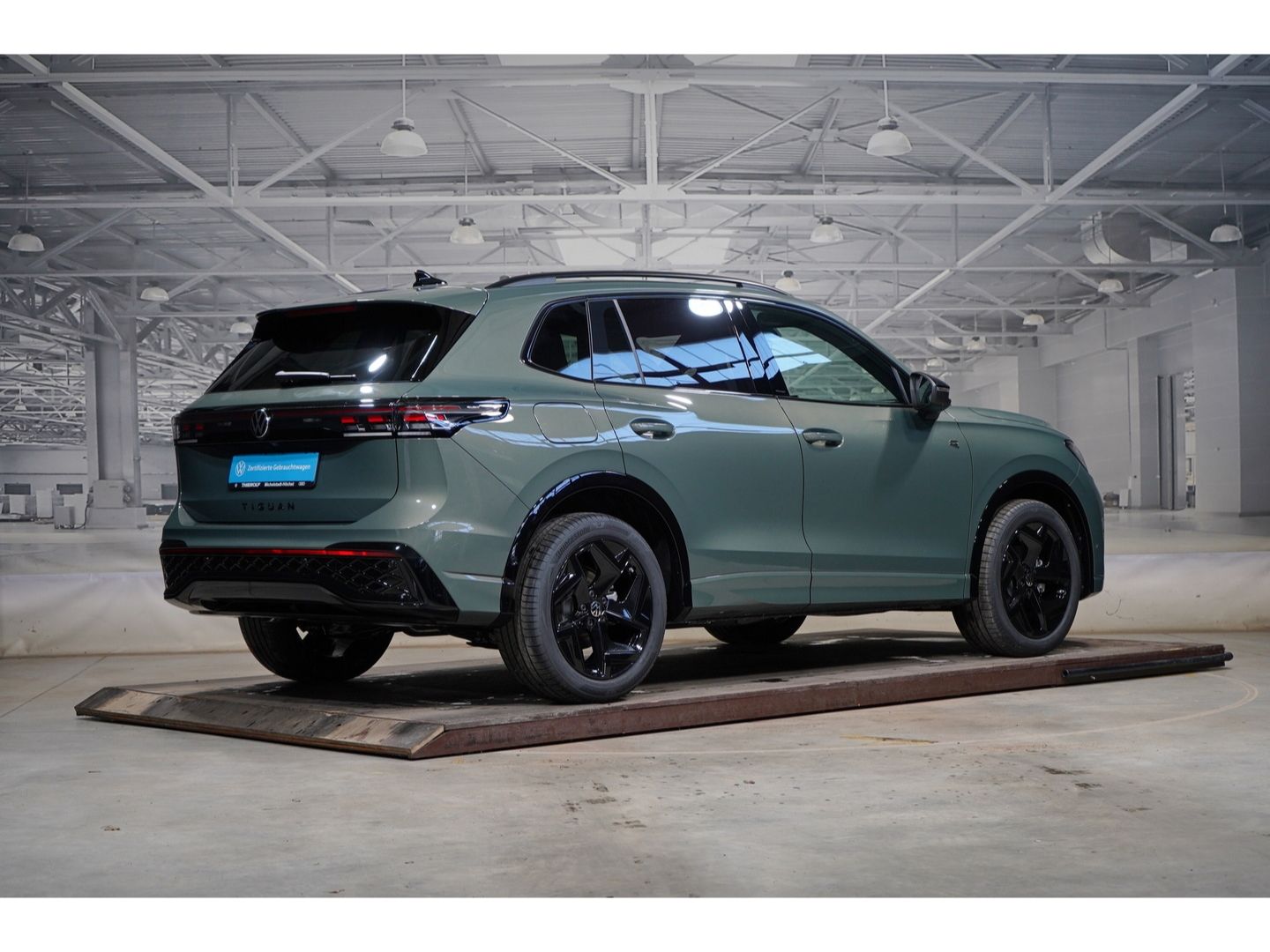 Volkswagen Tiguan R-Line 1.5 eTSI 360 AHK Black Style foto 3
