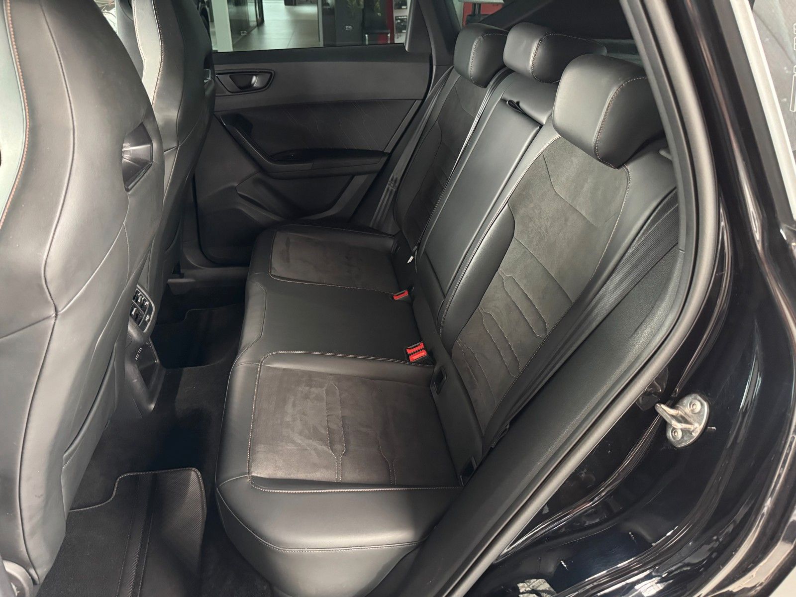 Fahrzeugabbildung CUPRA Ateca 2.0 TSI 4Drive  "CarGarantie bis 07/2029"
