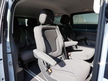 Mercedes V 220 - 5