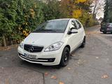 Mercedes-Benz A 170 / Automatik / 8-fach bereift / TÜV 07/27 - Mercedes-Benz A 170 von privat
