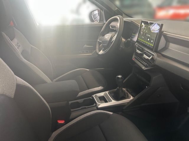 Fahrzeugabbildung Dacia Duster III Mild Hybrid 140 Journey Winter+City-P