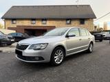 Skoda Superb Active NAV/KLIMA/TEMPO/PDC/NEU KUPPLUNG ! - Skoda Superb mit Diesel-Antrieb: Active