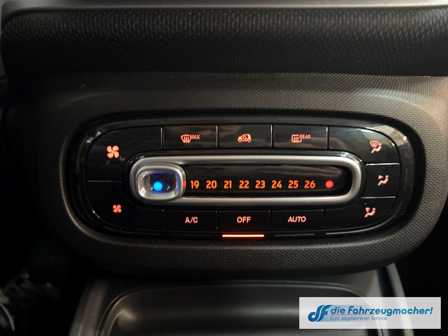 Fahrzeugabbildung Smart fortwo coupe electric drive EQ Navi Klimaautom K