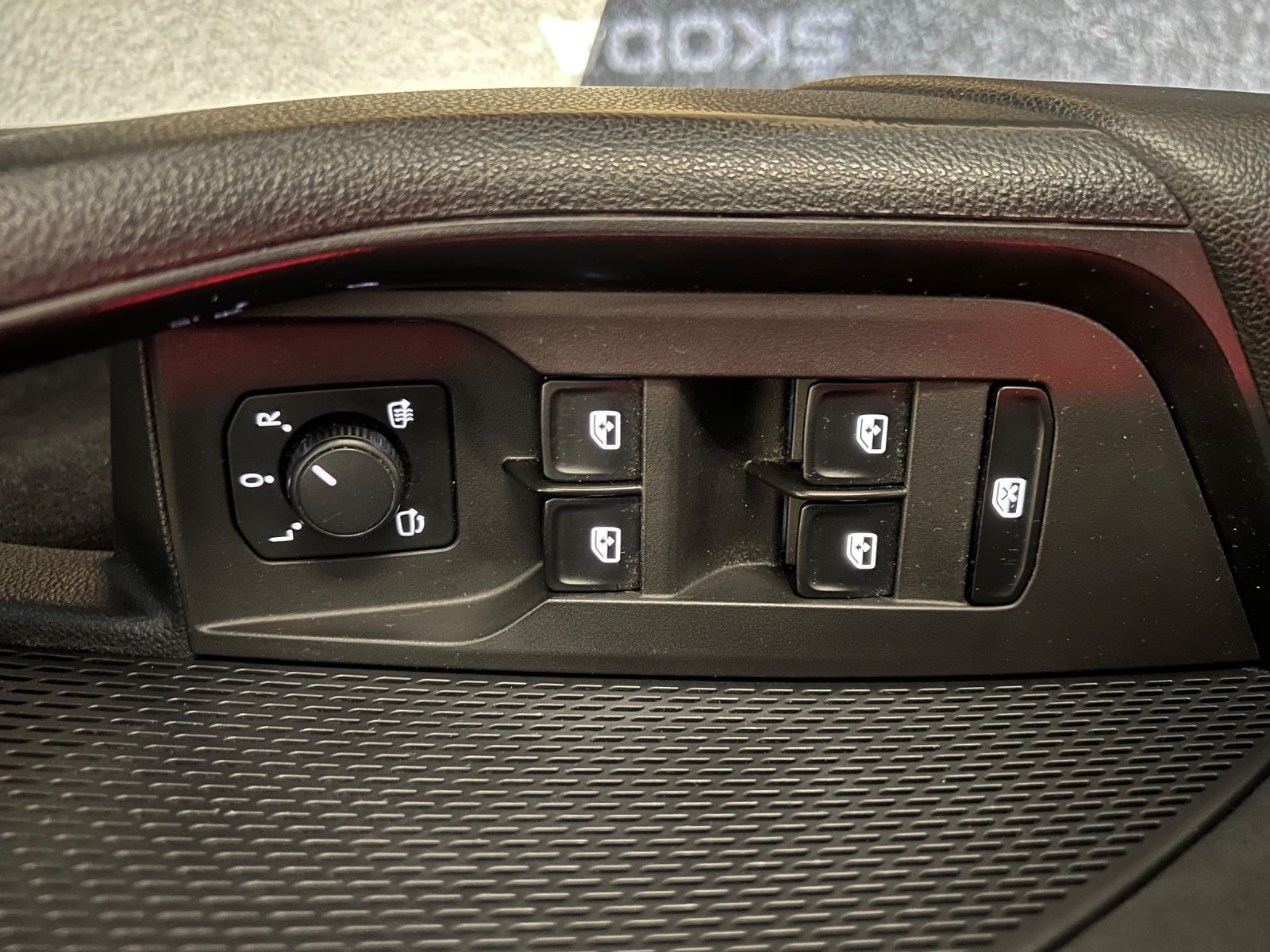 Fahrzeugabbildung SKODA Octavia  RS *HEAD-UP*4x SITZHEIZUNG*KAMERA*VIRT*