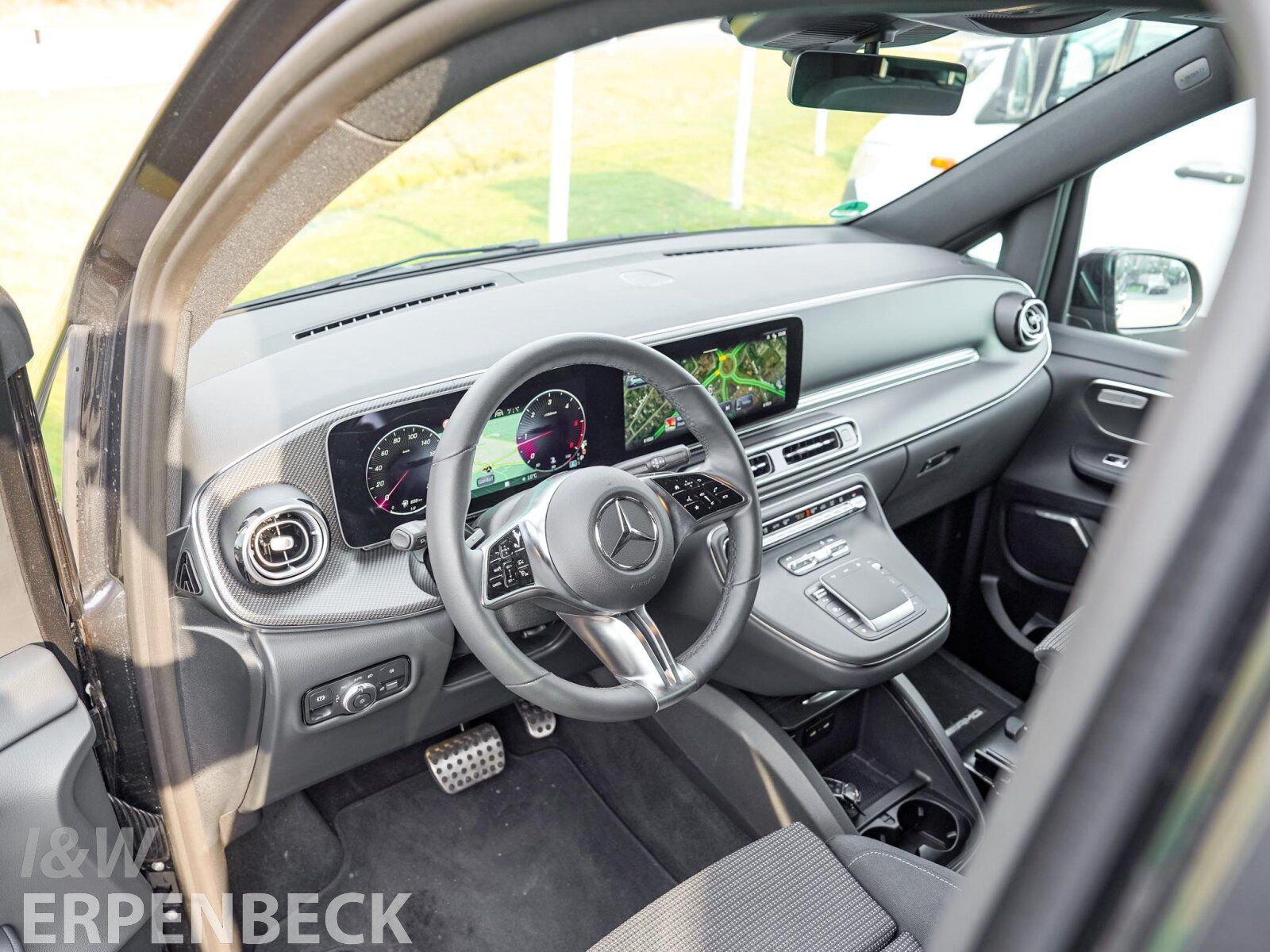 Fahrzeugabbildung Mercedes-Benz V 300 d 4MATIC Style lang AHK AMG Distronic AR