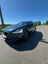 Volvo V40 D3 Cross Country Momentum - Volvo V40 mit Diesel-Antrieb: Kombi, Momentum