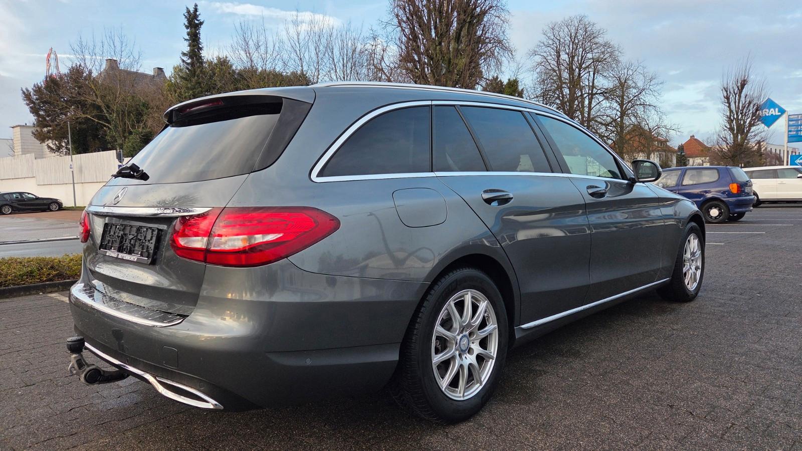 Mercedes-Benz C 180T-AVANGARDE-AUT+AHK+LEDER+NAVI+KLIMAUT+TOP!