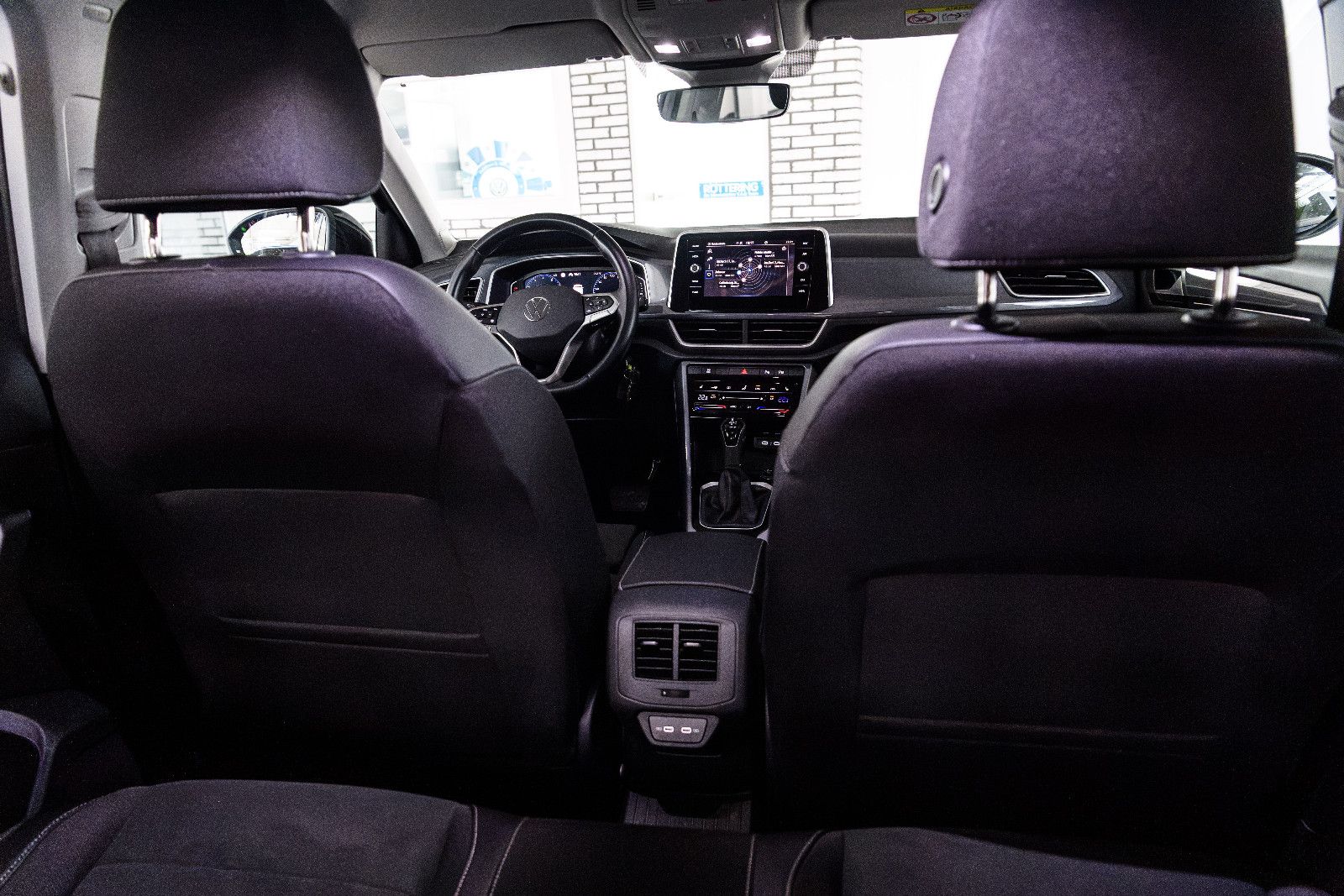 Fahrzeugabbildung Volkswagen T-Roc Style 1.5l TSI DSG +Navi +AHK +ACC +LED