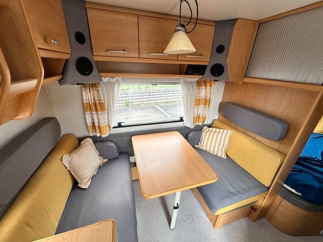 Fahrzeugabbildung Knaus 400 Doppelbett Heizung, Strom, Bad, 4 P. 100Km/H