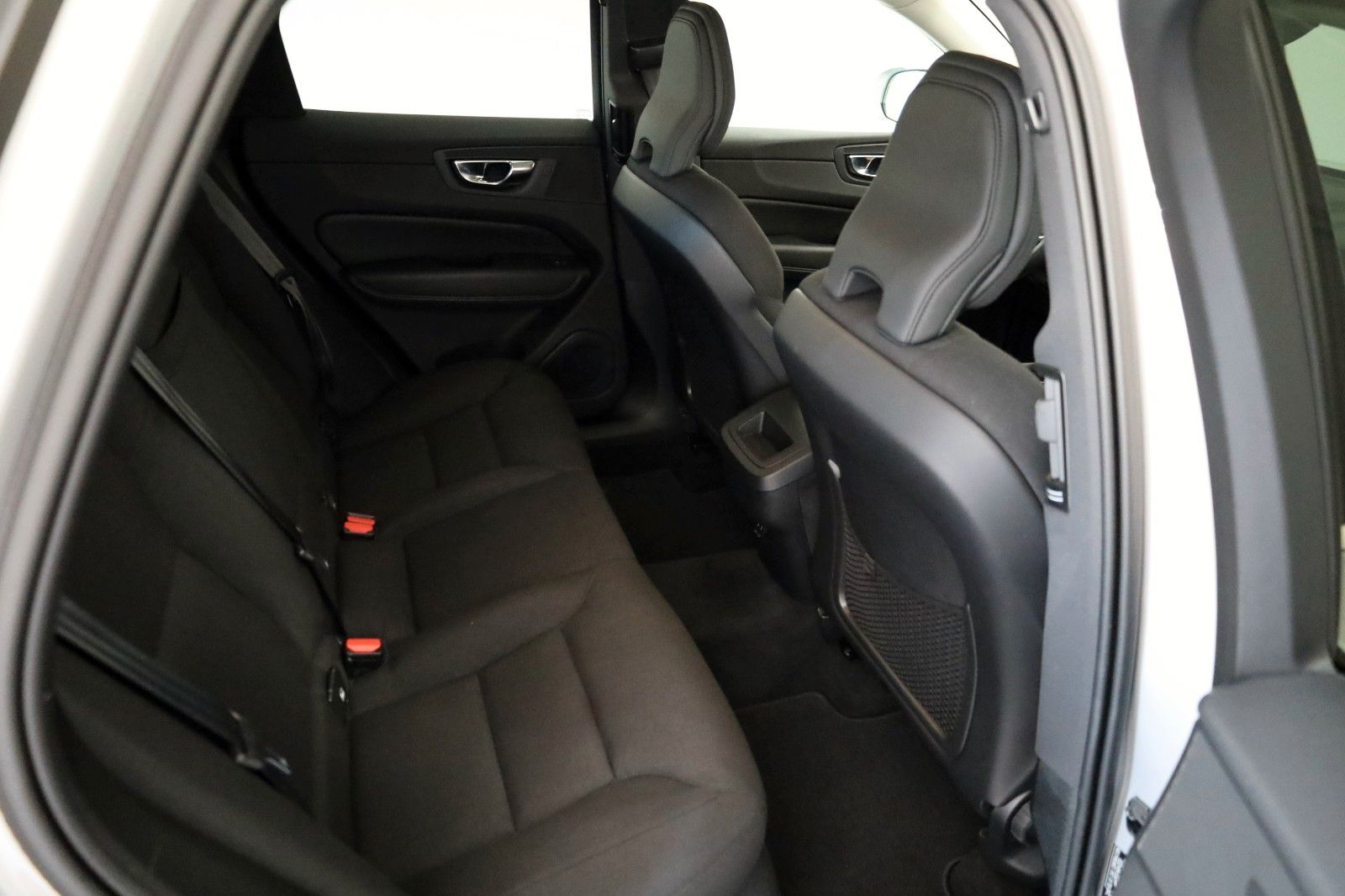 Fahrzeugabbildung Volvo XC60 Momentum Pro,Navi,LED,SH,Kamera,Carplay
