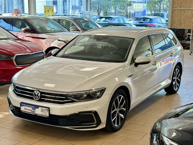 Volkswagen Passat GTE*ACC*ACC*IQ.Light*Navi*R.Cam AppConnec