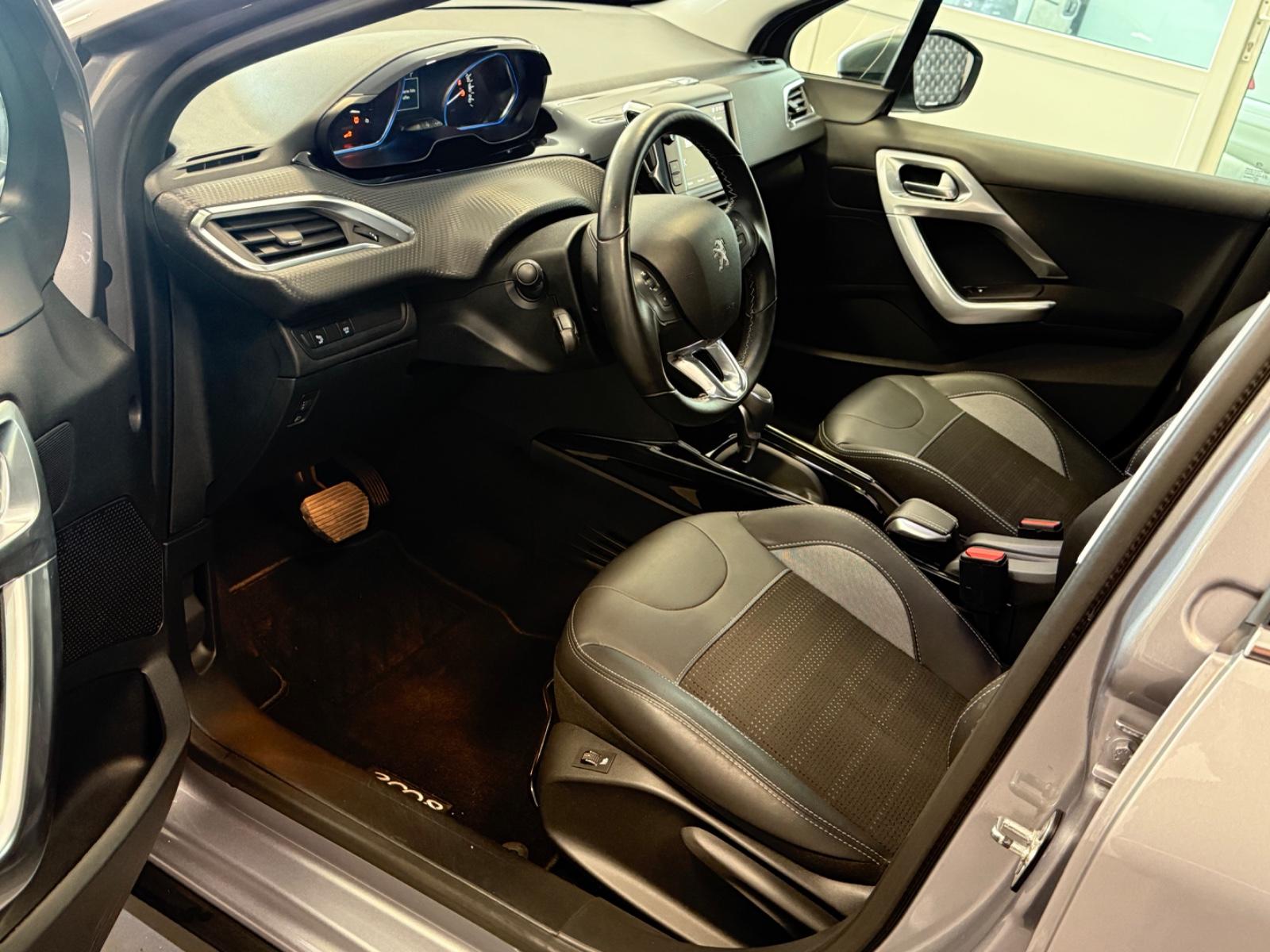 Peugeot 2008 Allure Blue HDI 120  Automatik/Kamera/Leder