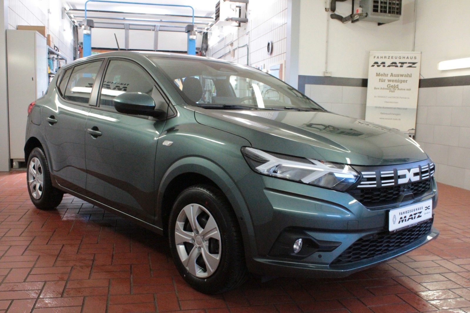 Fahrzeugabbildung Dacia Sandero TCe 100  ECO G Expression*Winterpaket*
