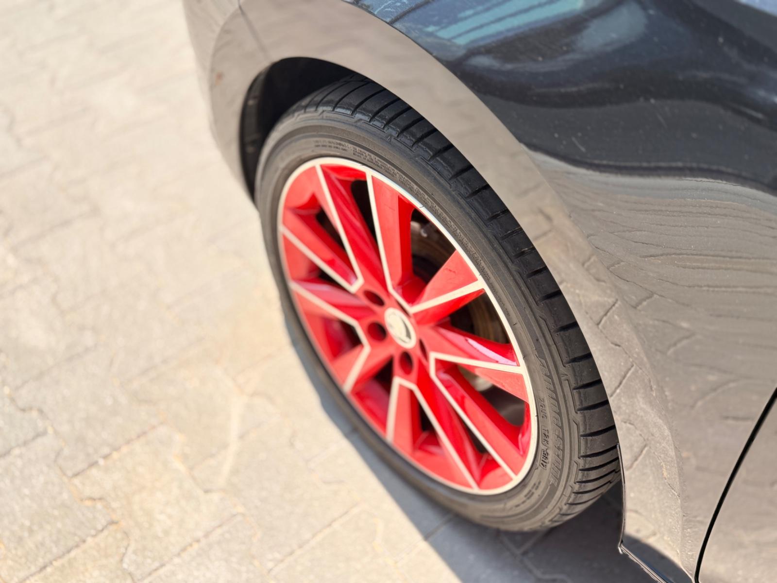 Skoda Rapid Spaceback 1.0 TSI Klima Tüv NEU