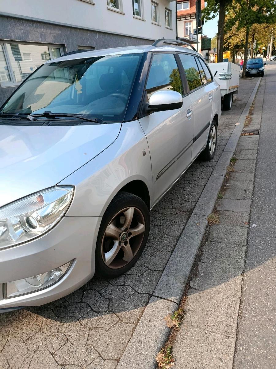 Skoda Fabia 2012 — rear view