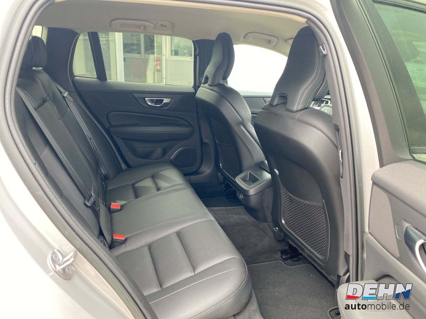 Volvo V60 Kombi B4 Plus Dark Standh. Matrix ACC TWA foto 9