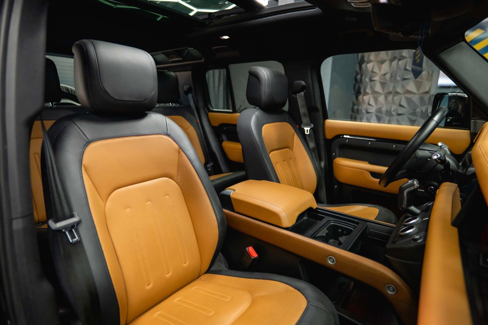 Fahrzeugabbildung Land Rover Defender 110 X-Dynamic Black Style Pack 4x4