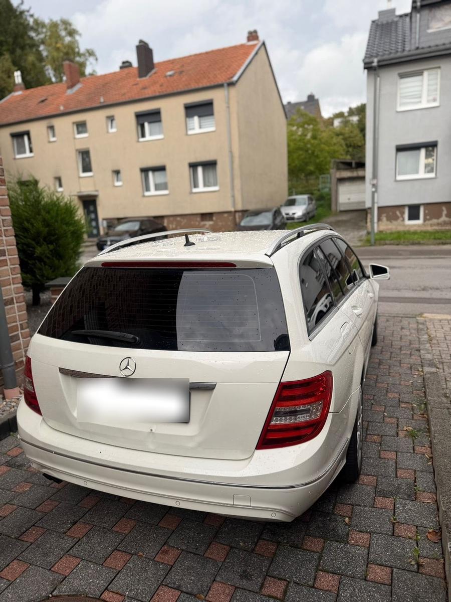 Mercedes-Benz C200 2011 — engine 136 HP (100kW)