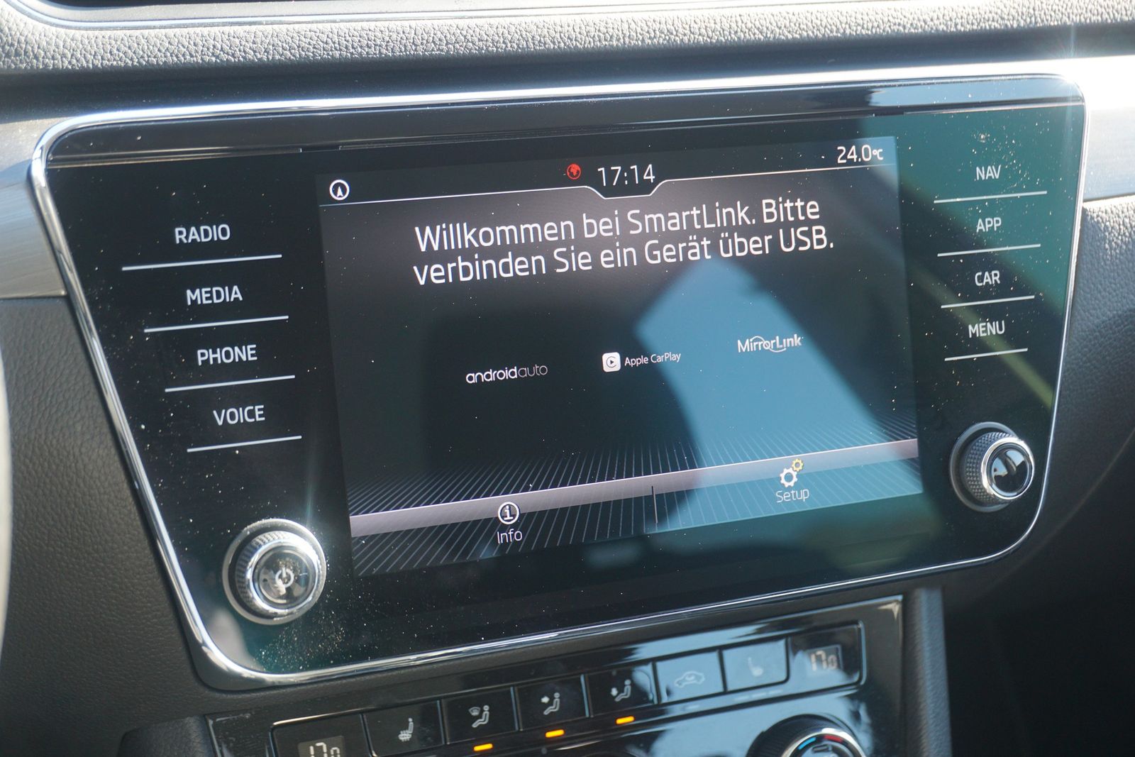 Skoda Superb Combi 2.0 TDI Style 4x4 DSG LED Navi ACC foto 14