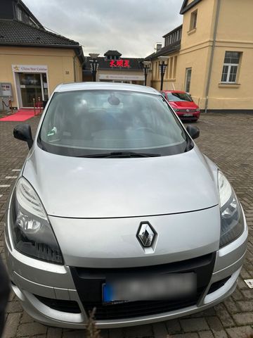 Renault Megane Scenic 2011