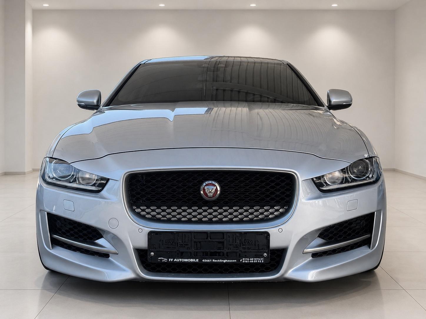 Jaguar XE R-Sport Pano