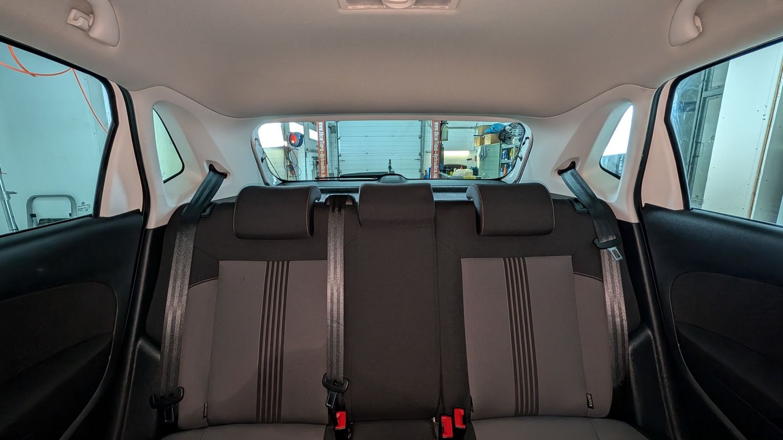 Fahrzeugabbildung Volkswagen Polo V 1.0 TSI * SHZ * LED * PDC Allstar