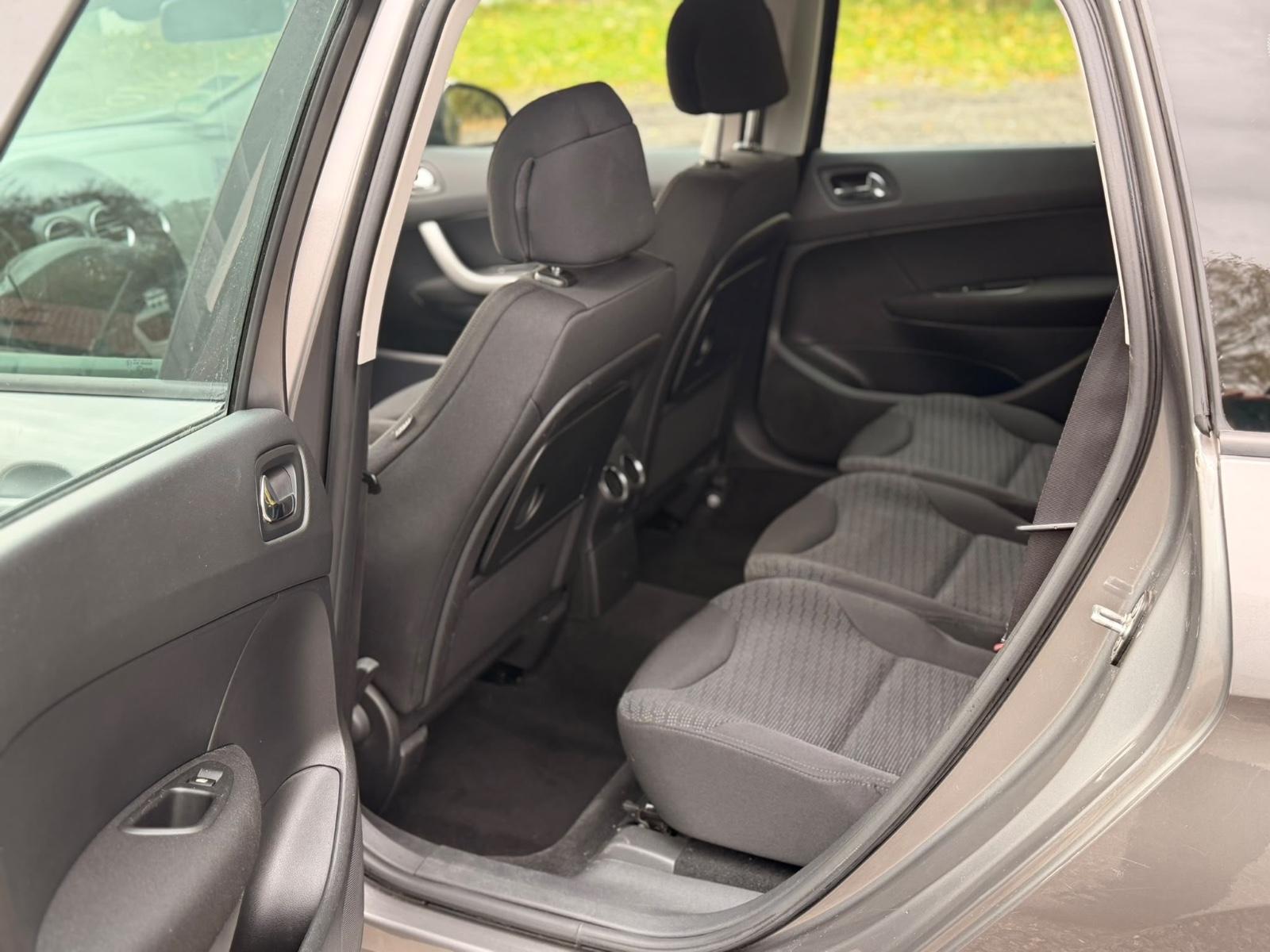 Peugeot 308 2009 — photo 12