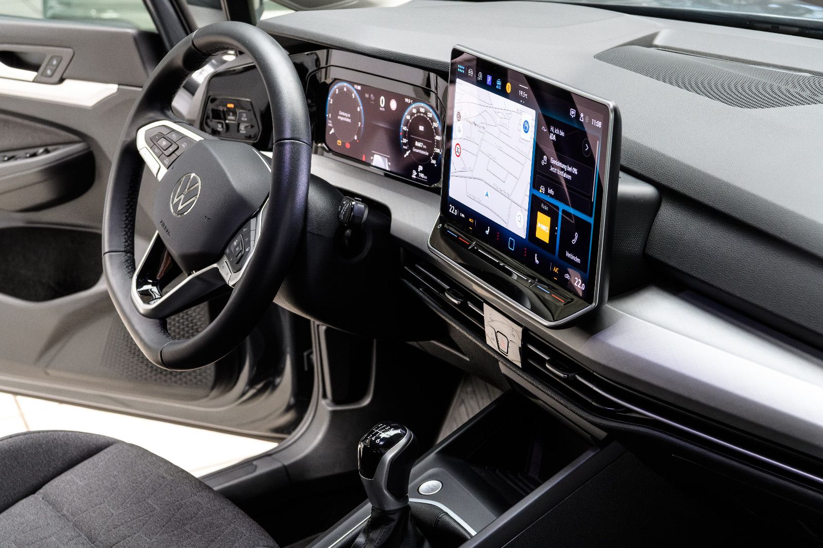 Fahrzeugabbildung Volkswagen Golf VIII. 1.5 TSI 110 kW *+LED+SHZ+ACC+RFK+LHZ