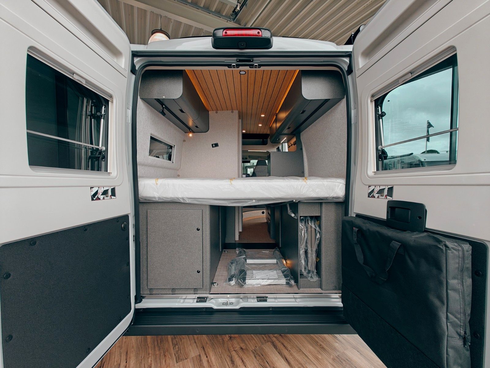 Fahrzeugabbildung HYMER / ERIBA / HYMERCAR HYMER REDWOOD 600 TRAIL 2026