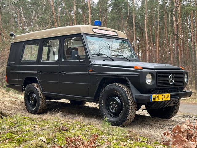 Mercedes-Benz 300GD Krankenwagen Ambulance