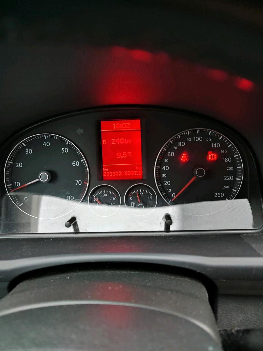 Volkswagen Touran 2010 — photo 13