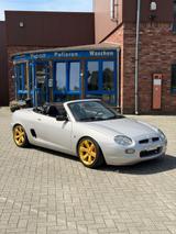 MGF 1.8i - - silberne MG MGF