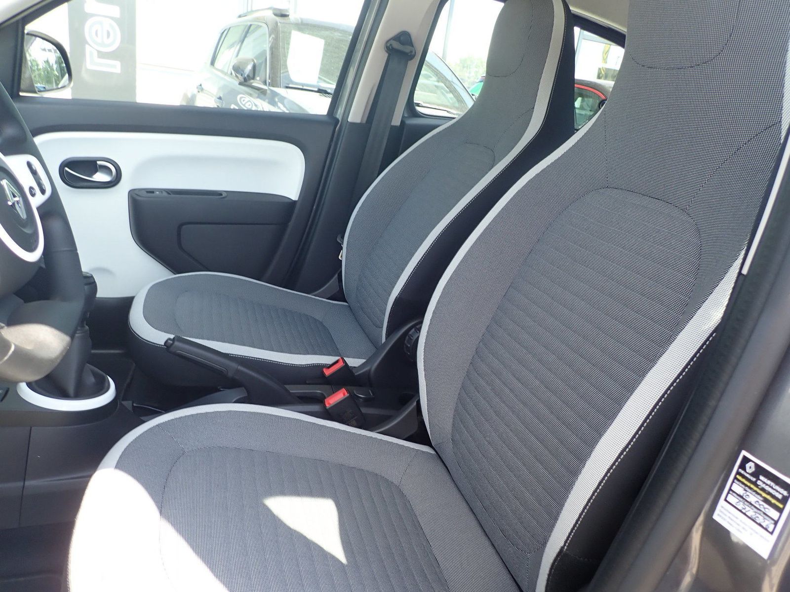 Fahrzeugabbildung Renault Twingo Equilibre SCe 65