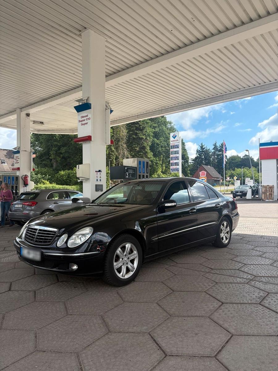 Mercedes-Benz E 220