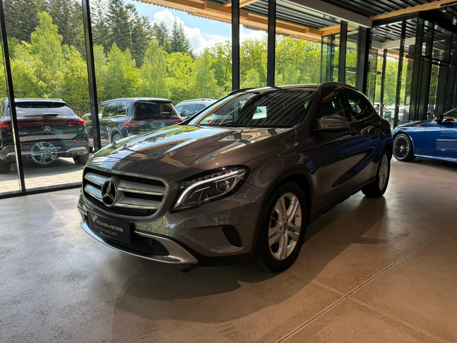 Mercedes-Benz GLA 200 URBAN/XENON/NAVI/AUTOMATIK/AHK