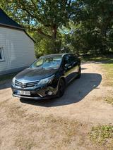 Toyota Avensis 2.0 AHK KLIMA SHZ Tüv neu - gebrauchte Toyota Avensis aus dem Jahr 2013
