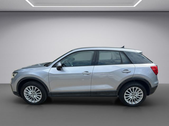 Q2 35 1.5 TFSI design S-tronic PDC SHZ NAVI LED