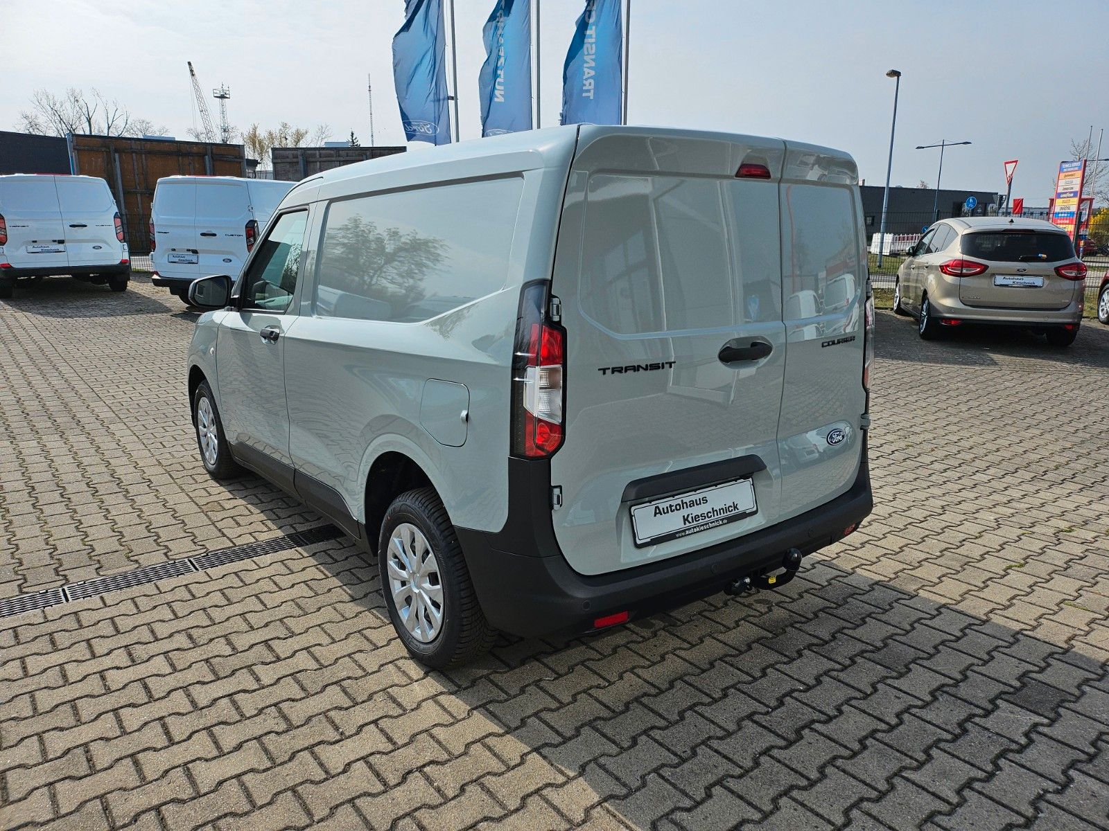 Fahrzeugabbildung Ford Transit Courier Trend