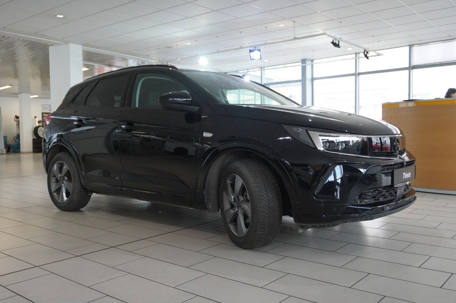 Fahrzeugabbildung Opel Grandland (X) 1.2T GS LINE NAVI/LED/KAMERA/SPORT